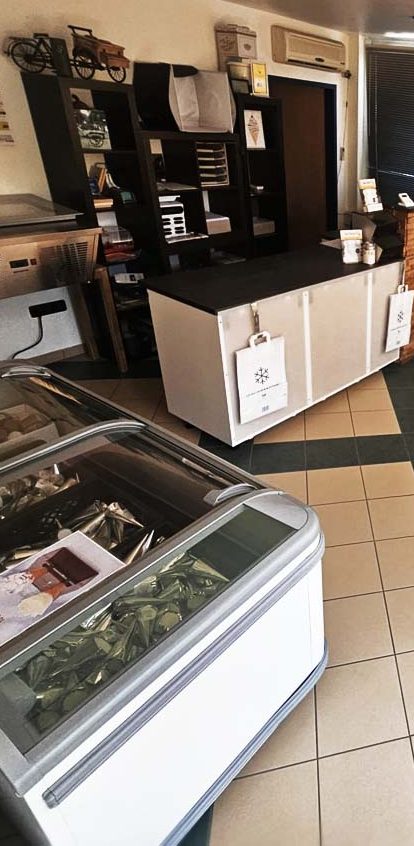 Eisshop hatten Eisshop hatten